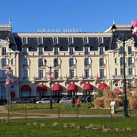 Un Nid D ' * Cabourg